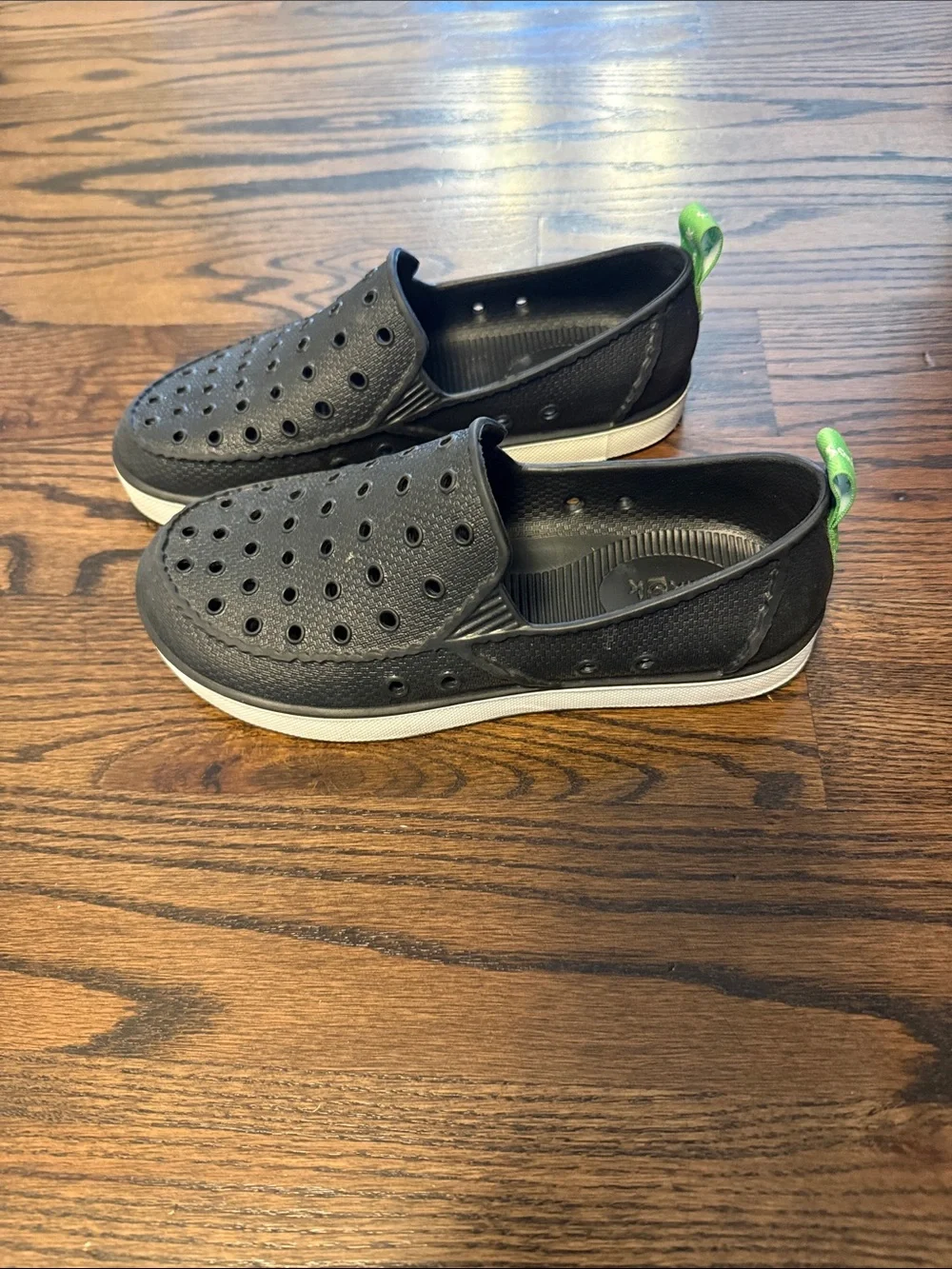 EUC SANUK LIL WALKER SIZE 3 BOYS UNISEX WATER SHOES SLIP ON YOUTH LOAFER